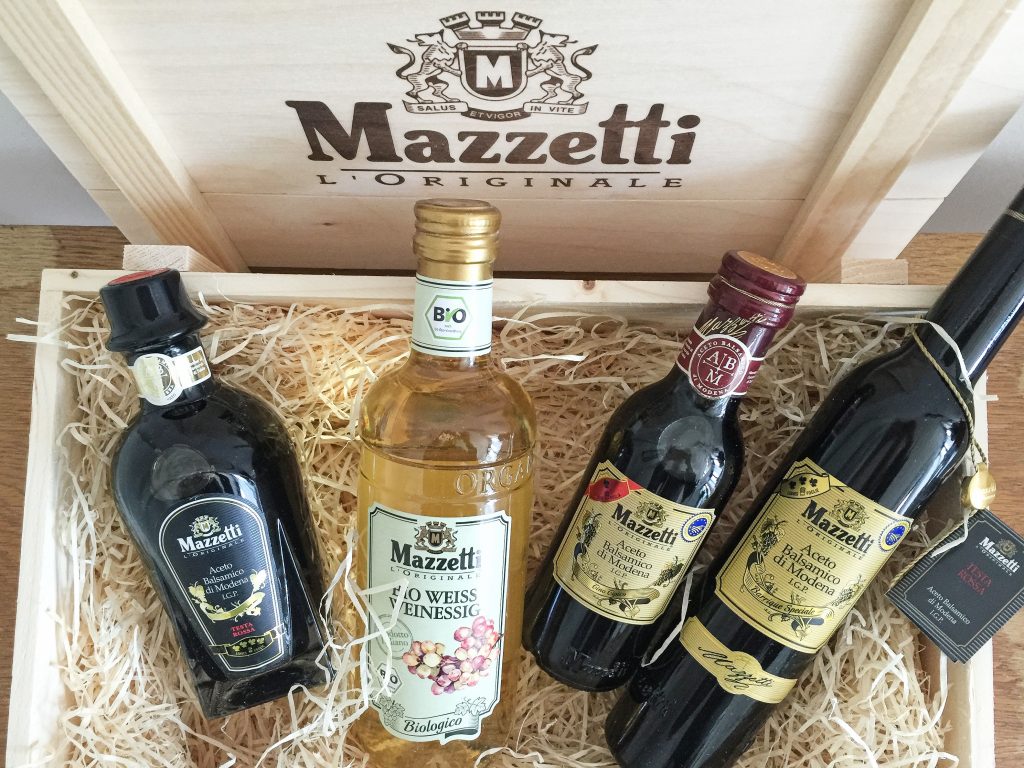 Antipasti Balsamico Rezepte: Heute gibt es leckere #Lowcarb #Antipasti mit Balsamico von Mazzetti l'Originale (Werbung). Hallo ihr Lieben, oh je, kennt ihr das? Abends kommt Besuch und irgendwie möchtest du auch was specialmäßiges anbieten. Neben Gemüsesticks und Co. Allerdings ist die Hälfte deiner Freunde auf Diät oder essen nicht alles.