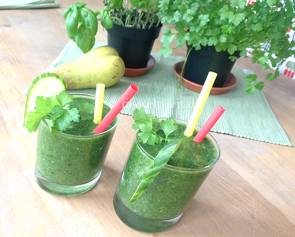 green-smoothie-gurke-spinat