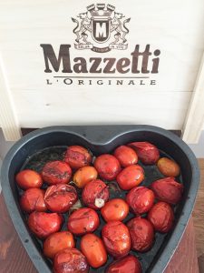 Himmlisch italienisch !! Eingelegte Tomaten in Balsamico und Knoblauch Vinaigrette.