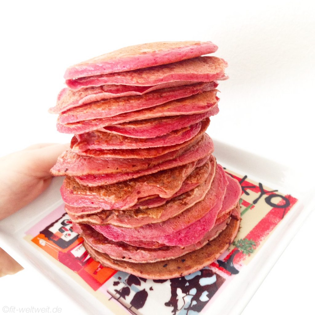 Rote Beete Rezepte Ideen: Das Superfood Rote Bete - Rezepte geschickt in deinen Alltag einbauen. Mineralstoff- und Vitaminbooster. Unbekannte gesundheitliche Infos zum Wurzelgemüse. Rezepte Ideen, Wirkung und Geschmack. Gesundheitliche Vorteile Blut, Sport und Cholesterin. Rezepte Ideen, Wirkung, Herz Kreislauf, Sportler, Blutbildungen und Gesundheit