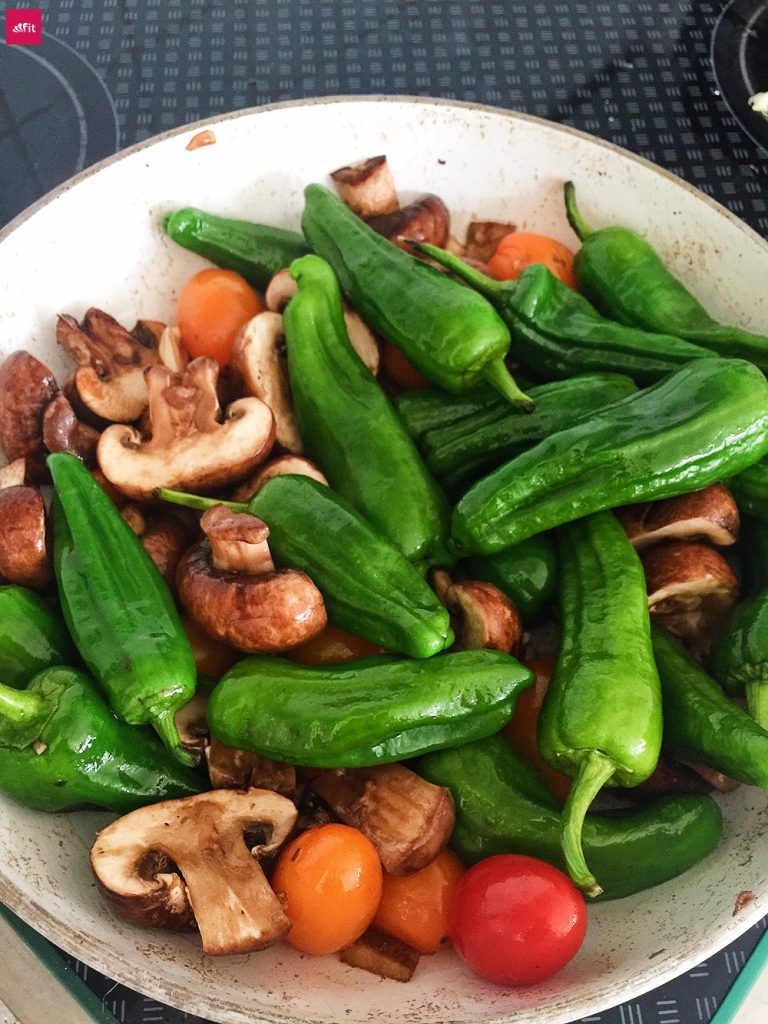 grillpaprika-zubereiten-spanisch-pfanne