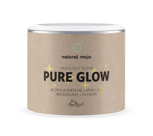 Die Intention der neuen Pure Glow Caps zielt direkt auf die Haut, dass du vor oxidationen Stress geschützt bist und das Thema Anti-Anti und Re-Aging scheint im Mittelpunkt zu stehen, denn Zutaten wie Spirulina, Weizengras und Alfafa zählen zu den extremen Superfoods, die deinen Körper extrem gut mit Energie aufladen und dich Brain-boosten
