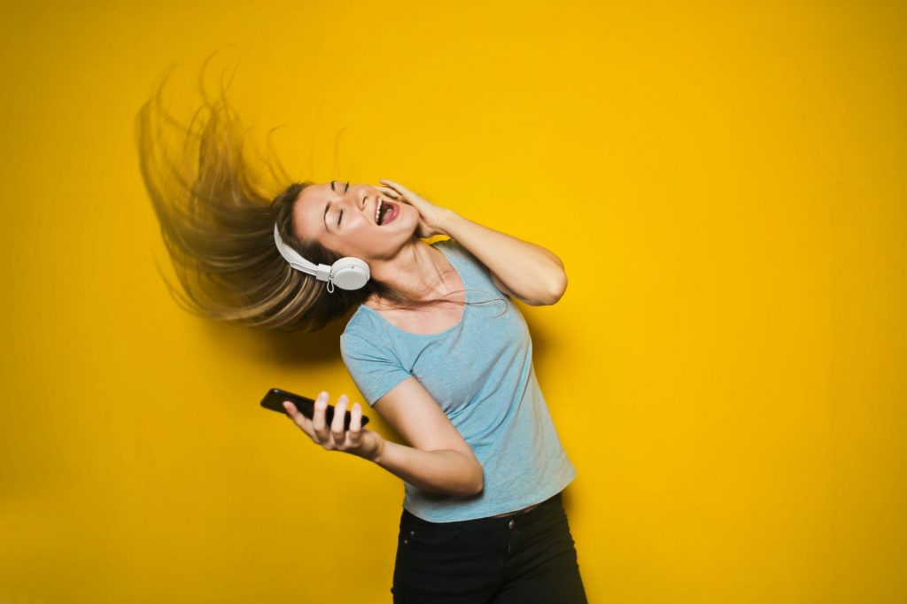 Deutsche Musik Sprüche. Besonders im deutschen Hip Hop und Rap (Capital Bra, Mero und Co) können dich die Lyrics extrem motivieren, deine Ziele zu erreichen, und en Flow zu kommen und glücklich zu werden. #HIPHOP #RAP #MUSIK #GLÜCK Deutsche Musik Sprüche. Besonders im deutschen Hip Hop und Rap (Capital Bra, Mero und Co) können dich die Lyrics extrem motivieren, deine Ziele zu erreichen, und en Flow zu kommen und glücklich zu werden. #HIPHOP #RAP #MUSIK #GLÜCK