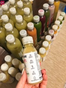 #SAFTKUR #SÄFTE Deine #Morgenroutine mit #Sellerie #Saft und Ingwer Shots: Trinke für 14 Tage jeden Morgen eine Flasche des Kale & Me Selleriesaftes Cedric Celery (500ml) auf nüchternen Magen, warte mindestens 30 Minuten und trinke dann eine Flasche des #Ingwer Shots Ginny Ginger (100ml) zu Deinem #Frühstück. Ernähre Dich über den Tag mit einer abwechslungsreichen und ausgewogenen #Ernährung und verfolge eine gesunde Lebensweise. 3 Säfte/Shots gratis mit dem Code „fitweltweit4you“ (Werbung) #SAFTKUR #SÄFTE Deine #Morgenroutine mit #Sellerie #Saft und Ingwer Shots: Trinke für 14 Tage jeden Morgen eine Flasche des Kale & Me Selleriesaftes Cedric Celery (500ml) auf nüchternen Magen, warte mindestens 30 Minuten und trinke dann eine Flasche des #Ingwer Shots Ginny Ginger (100ml) zu Deinem #Frühstück. Ernähre Dich über den Tag mit einer abwechslungsreichen und ausgewogenen #Ernährung und verfolge eine gesunde Lebensweise. 3 Säfte/Shots gratis mit dem Code „fitweltweit4you“ (Werbung)