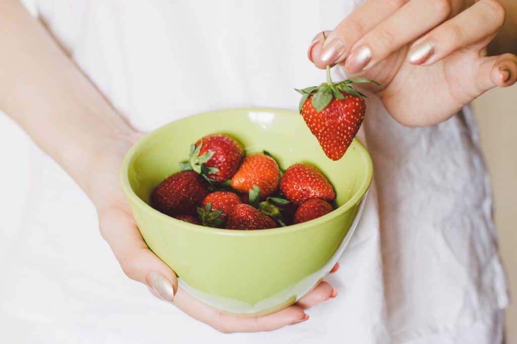 Fit Strawberry Natural Mojo Erafhrungen. Frische Erdbeeren als Geschmacksgrundlage für Fit Strawberry