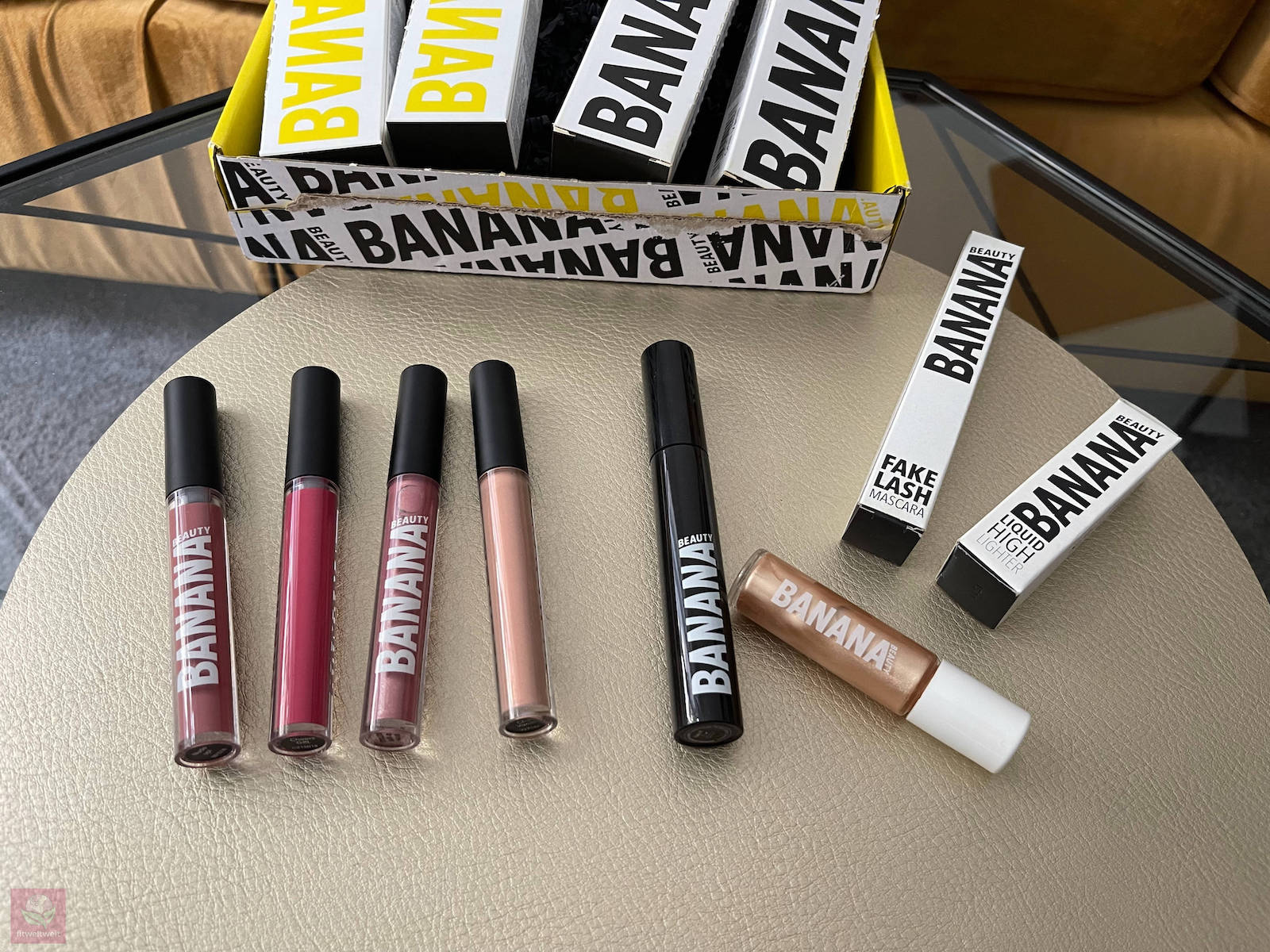 Banana Beauty ERFAHRUNGEN 2022 READY TO PARTEA Set Limited Edition Metallics Liquid Lipsticks, Mascara und Roll On Highlighter