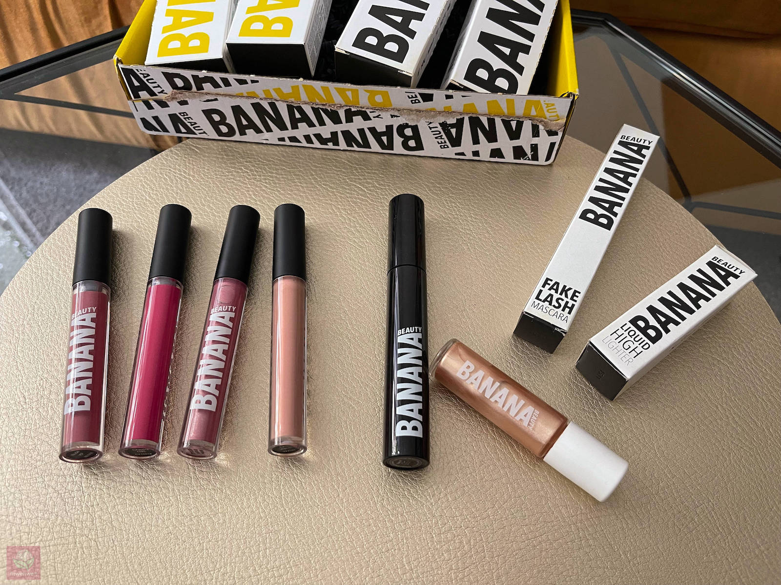 Banana Beauty READY TO PARTEA Set Limited Edition Erfahrungen Metallics Liquid Lipsticks, Mascara und Roll On Highlighter