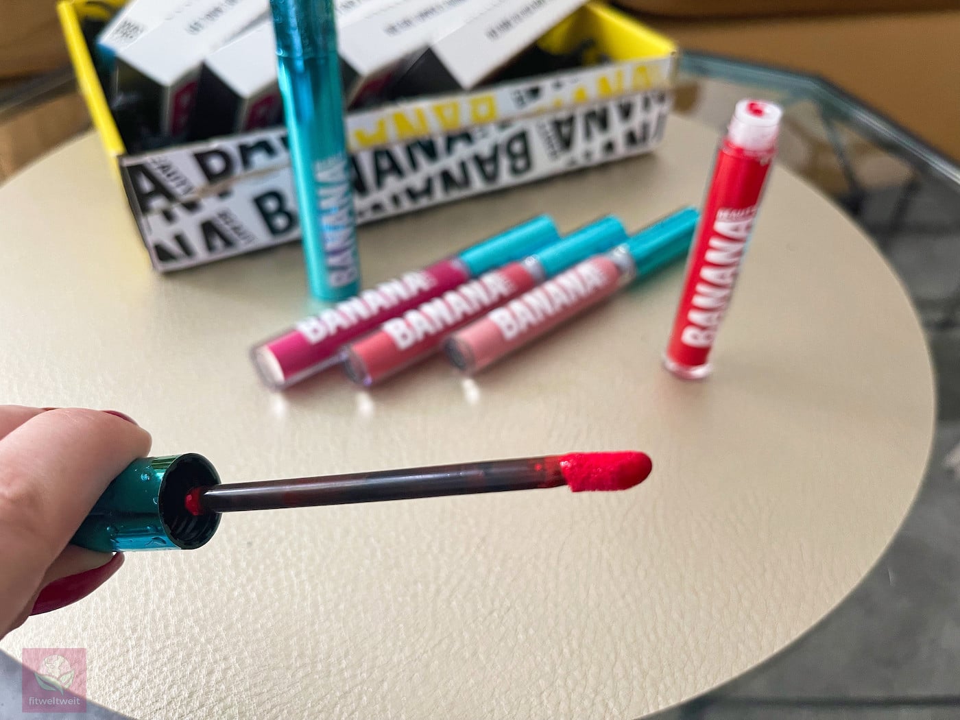 Banana Beauty Erfahrungen Liquid Lipstick Schwämmchen rotton Banana Beauty Erfahrungen Liquid Lipstick Schwämmchen rotton