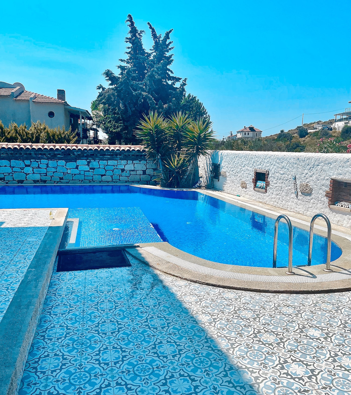 Pooltime Summer Holiday und relaxen Sun Fun Tan Pooltime Summer Holiday und relaxen Sun Fun Tan