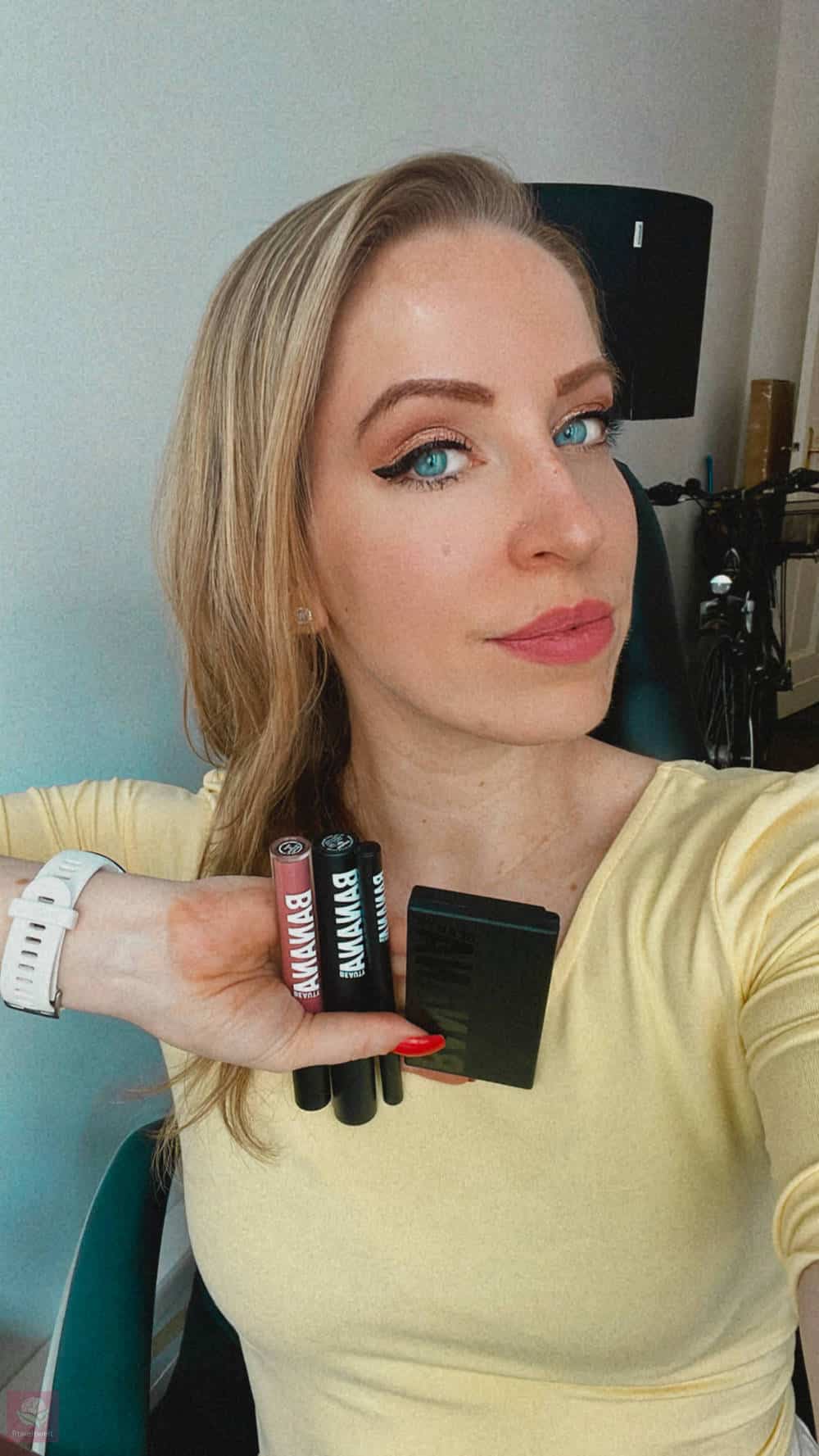 Banana Beauty Erfahrungen 2023 Eyeliner Mascara Eyeshadow Liquid Lipstick Banana Beauty Erfahrungen 2023 Eyeliner Mascara Eyeshadow Liquid Lipstick