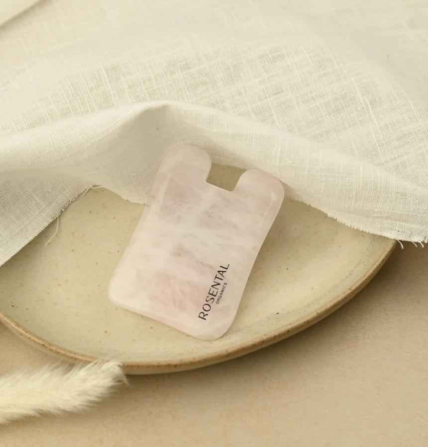 GUA SHA Steine, Flowies und Tools von Rosental Organics. Massage, Anwendung & Erfahrung 2023 GUA SHA Steine, Flowies und Tools von Rosental Organics. Massage, Anwendung & Erfahrung 2023