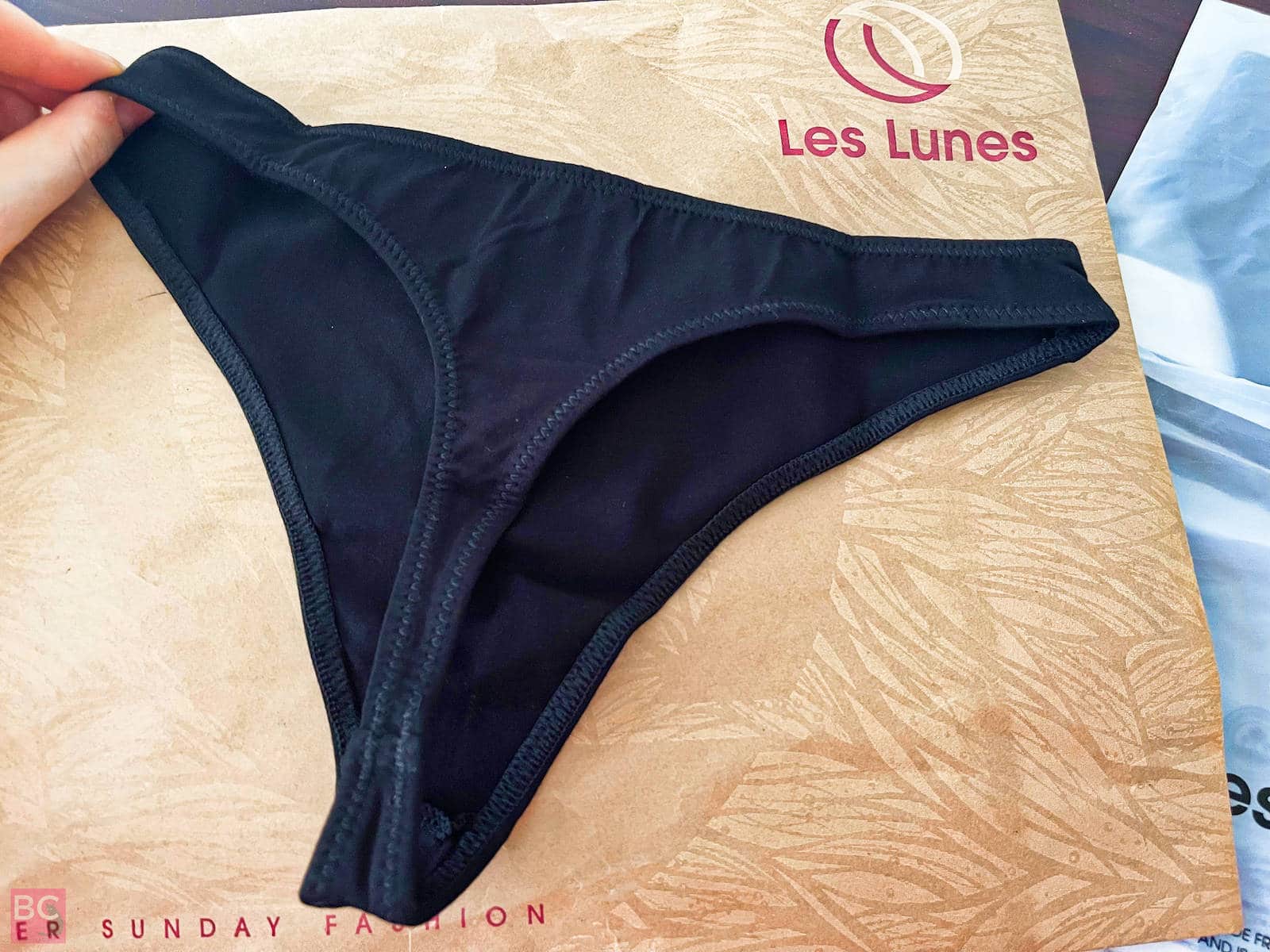 The JOLIE Tanga hinten Les Lunes Erfahrungen Passform Größe Stoff
