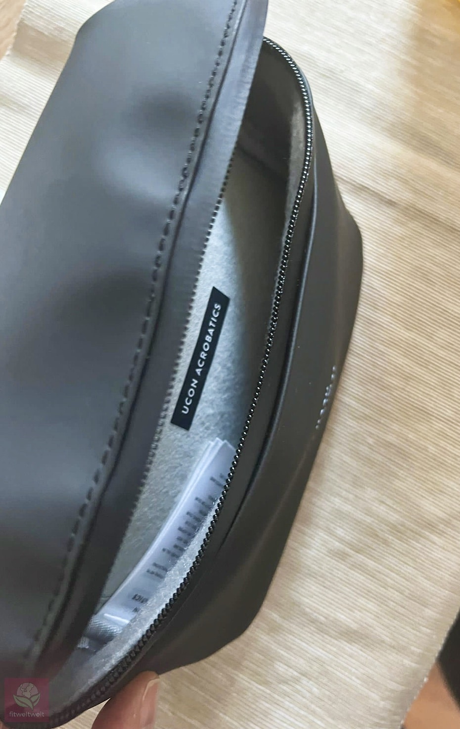 Lotus Infinity NOLA Crossbody Bag Ucon Acrobatics Erfahrungen innen