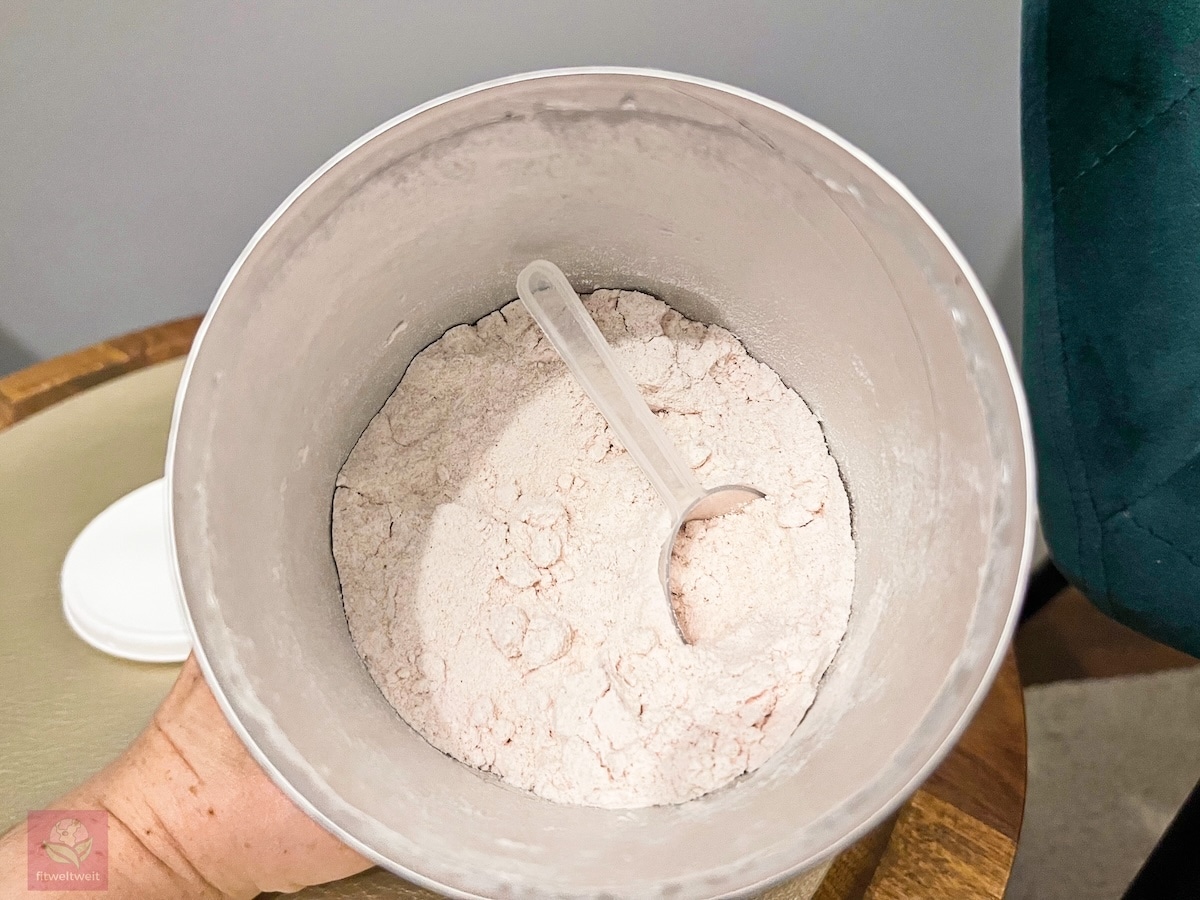 SHEKO Strawberry Shake Erfahrungen Erdbeere Pulver Konsistenz SHEKO Strawberry Shake Erfahrungen Erdbeere Pulver Konsistenz
