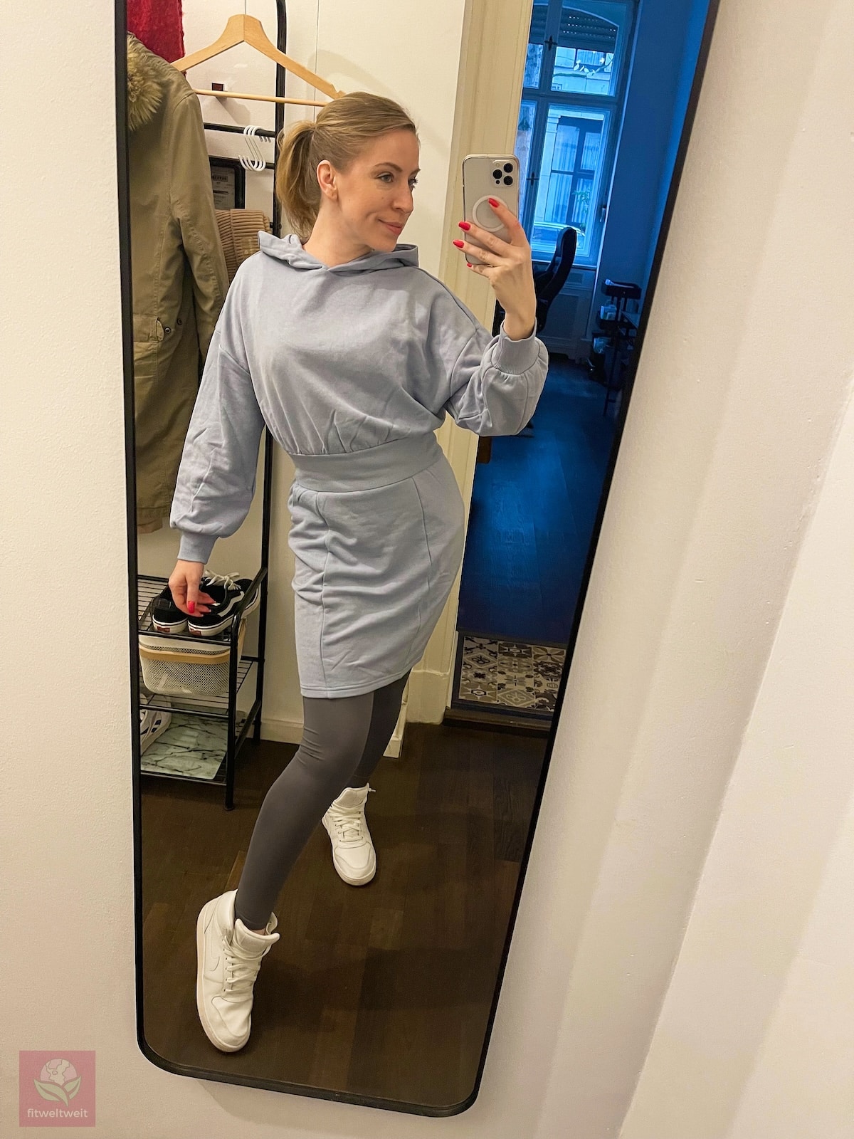 The Charlie Dress Les Lunes Erfahrungen Hoodie Kleid himmelblau The Charlie Dress Les Lunes Erfahrungen Hoodie Kleid himmelblau