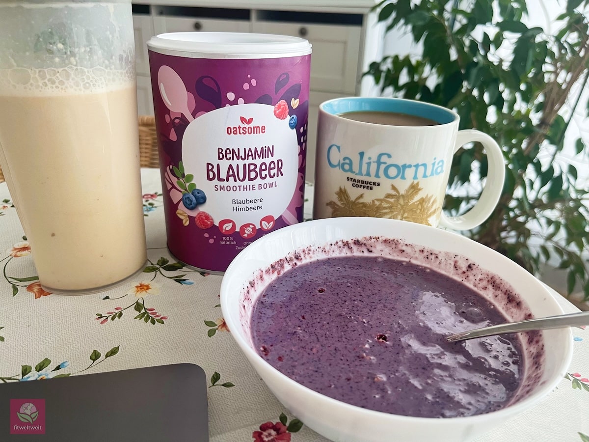 Oatsome Benjamin Blaubeer Smoothie Bowl